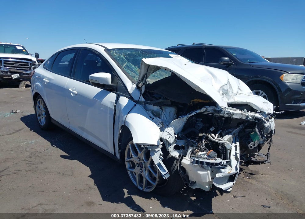 2015 FORD FOCUS SE VIN: 1FADP3F29FL386051