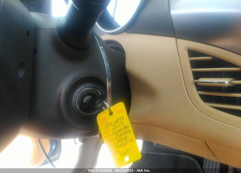 2013 HYUNDAI ELANTRA VIN: KMHDH4AE1DU962278