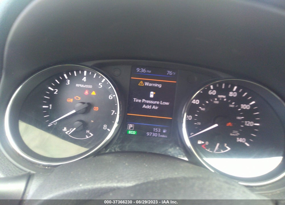 2018 NISSAN ROGUE VIN: 5N1AT2MV7JC727323