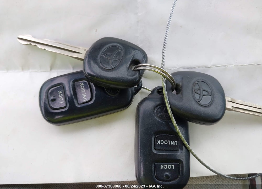 2006 TOYOTA COROLLA CE/S/LE VIN: 2T1BR30E36C586770