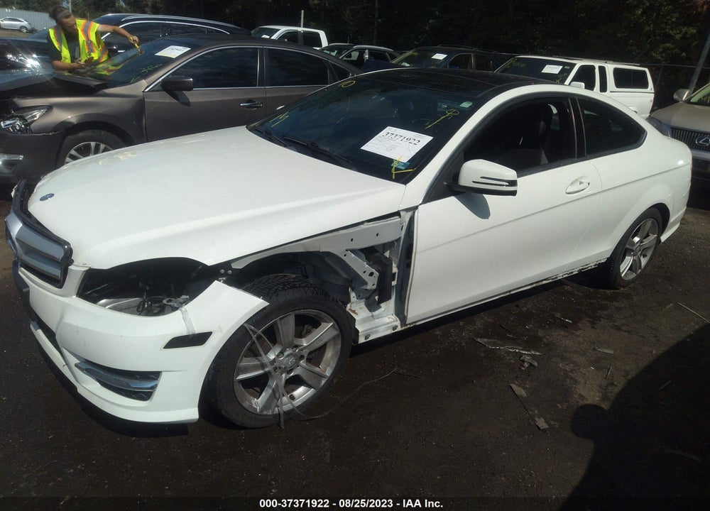 2012 MERCEDES-BENZ C 250 VIN: WDDGJ4HB0CF745637
