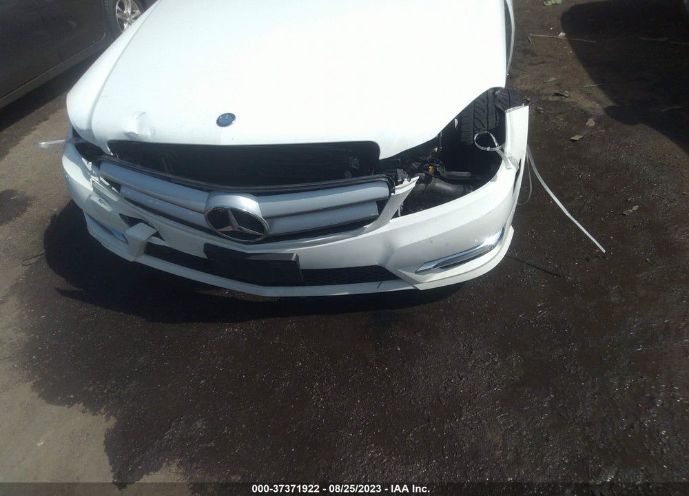 2012 MERCEDES-BENZ C 250 VIN: WDDGJ4HB0CF745637