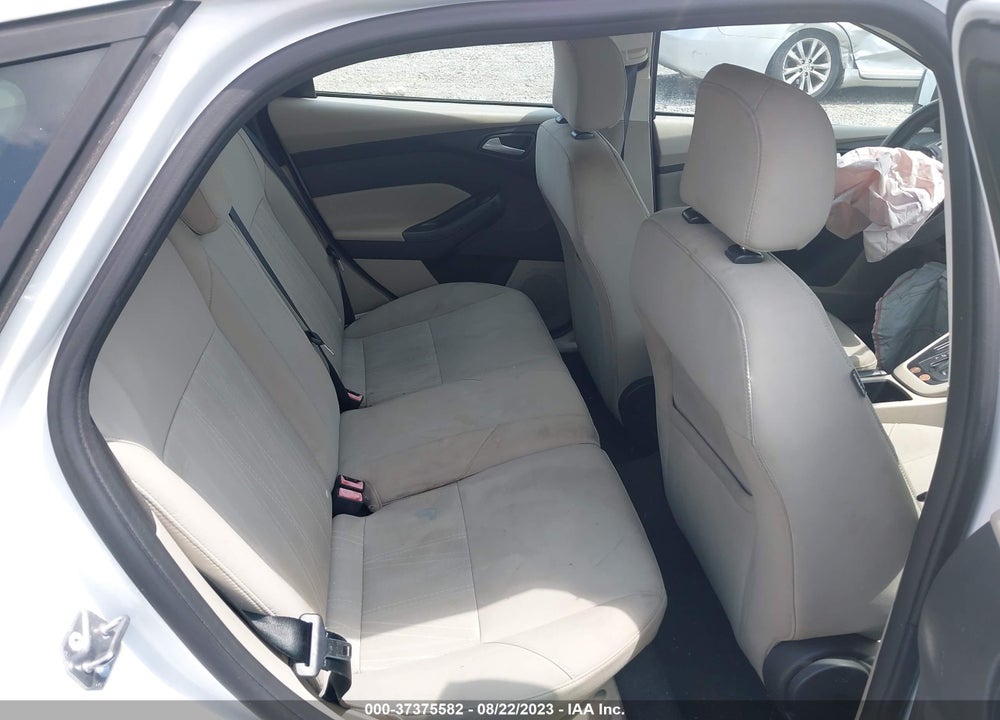 2015 FORD FOCUS SE VIN: 1FADP3K26FL316657