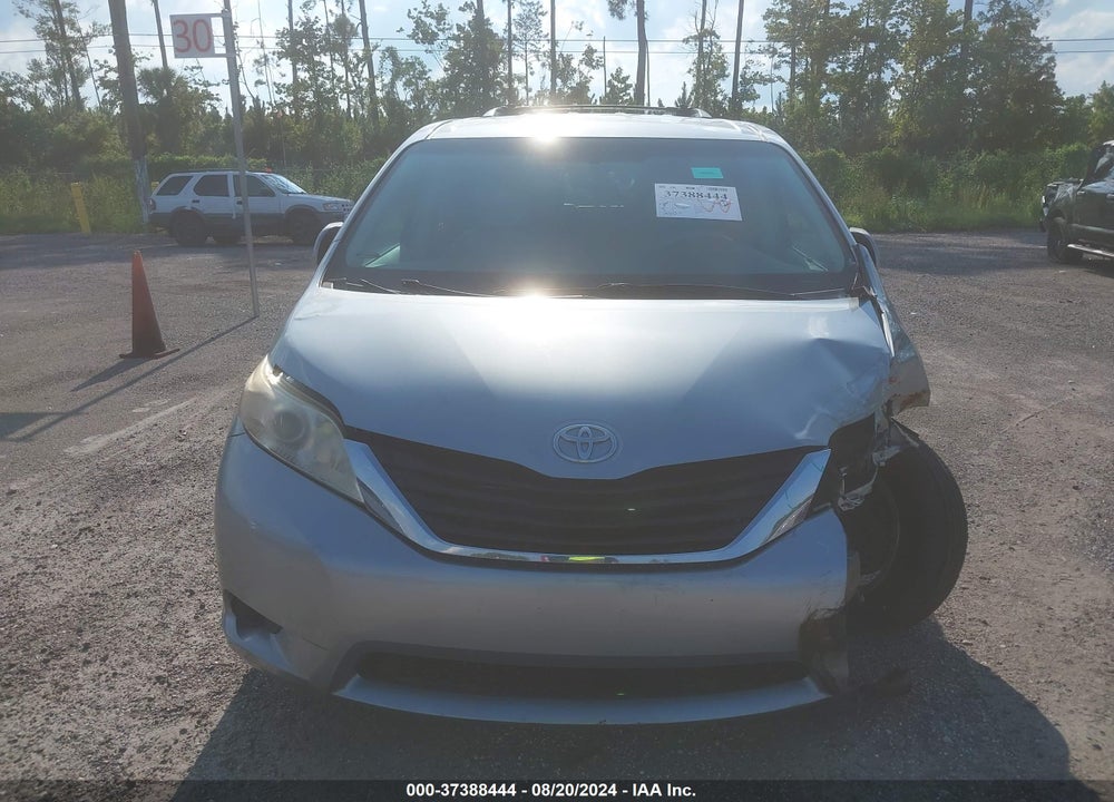 2014 TOYOTA SIENNA LE V6 8 PASSENGER VIN: 5TDKK3DC0ES435825