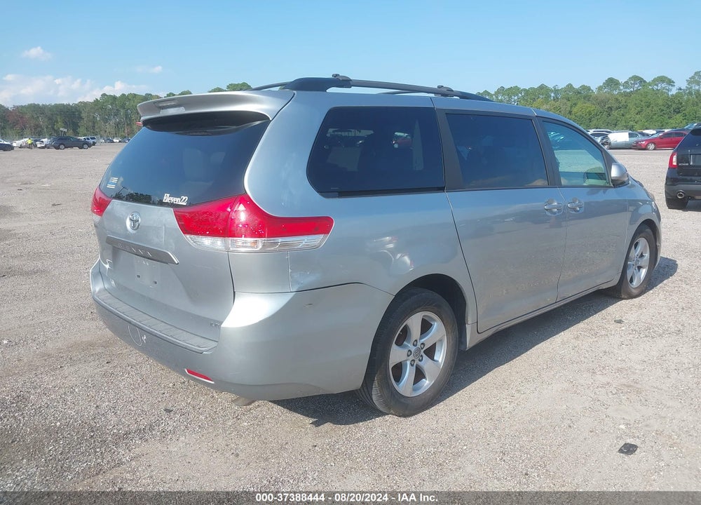 2014 TOYOTA SIENNA LE V6 8 PASSENGER VIN: 5TDKK3DC0ES435825