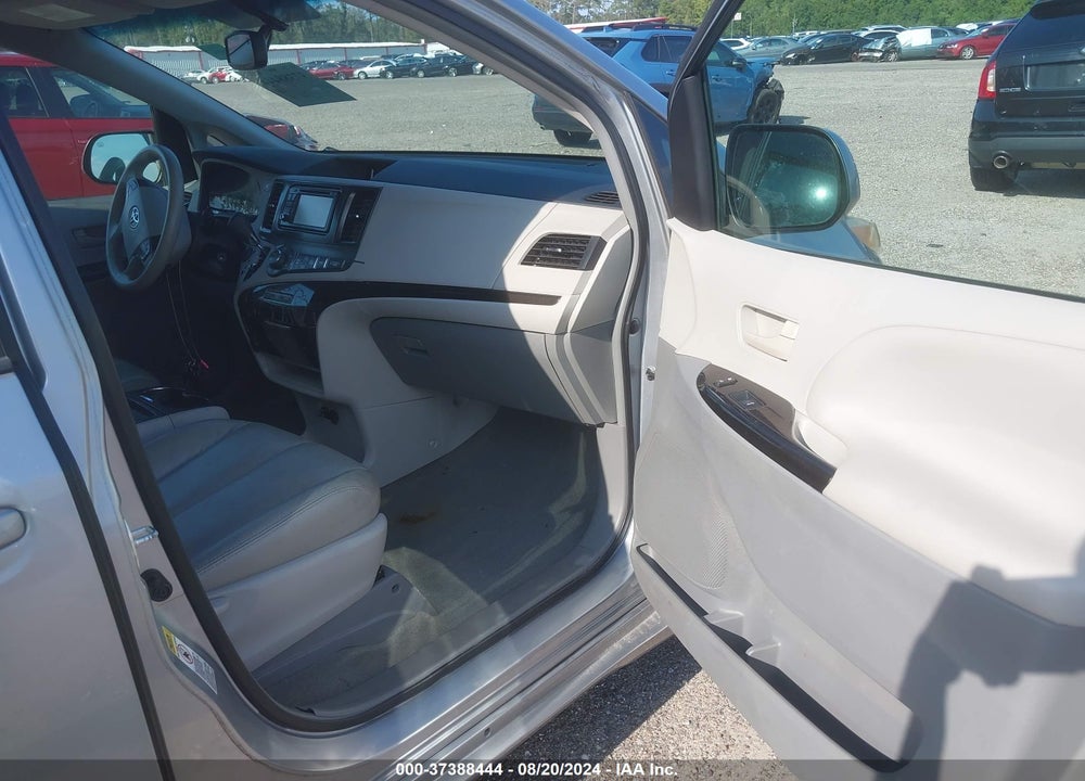 2014 TOYOTA SIENNA LE V6 8 PASSENGER VIN: 5TDKK3DC0ES435825