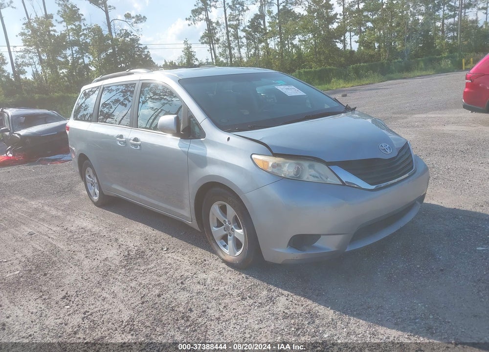 2014 TOYOTA SIENNA LE V6 8 PASSENGER VIN: 5TDKK3DC0ES435825
