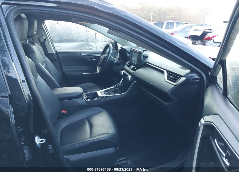 2020 TOYOTA RAV4 XLE PREMIUM VIN: JTMA1RFV3LD058545