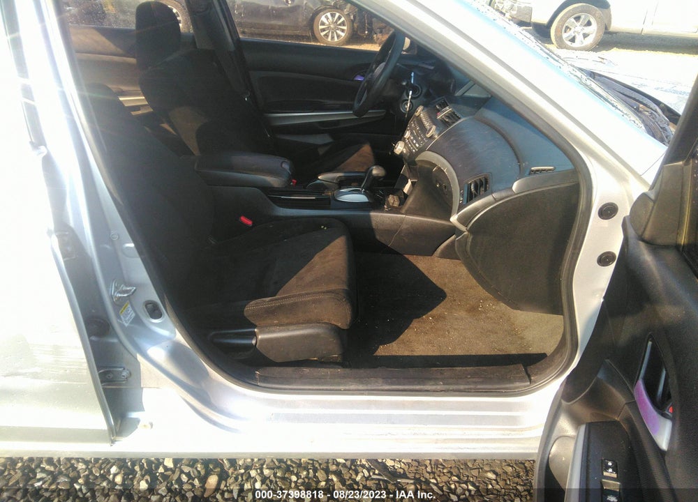 2010 HONDA ACCORD 2.4 EX VIN: 1HGCP2F71AA088997
