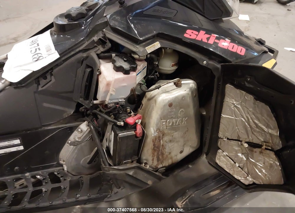 2015 SKI DOO SUMMIT 800 X VIN: 2BPSTEFC5FV000726