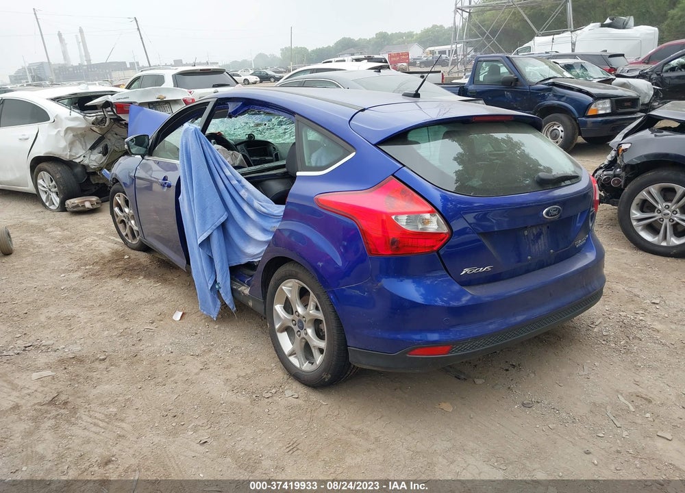 2014 FORD FOCUS TITANIUM VIN: 1FADP3N29EL422952