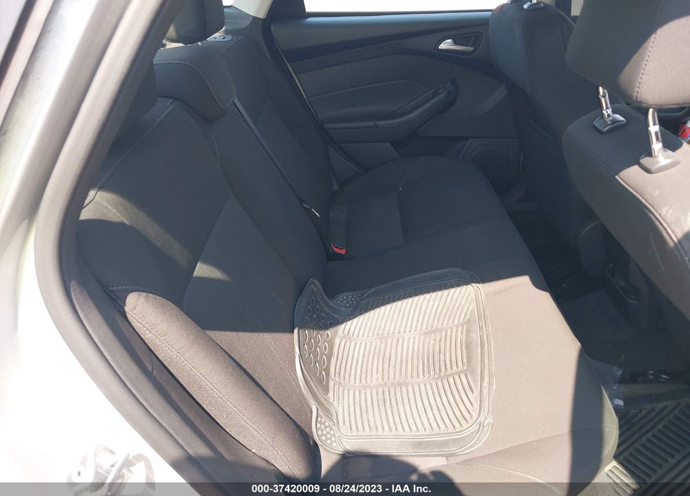 2015 FORD FOCUS SE VIN: 1FADP3F27FL304978