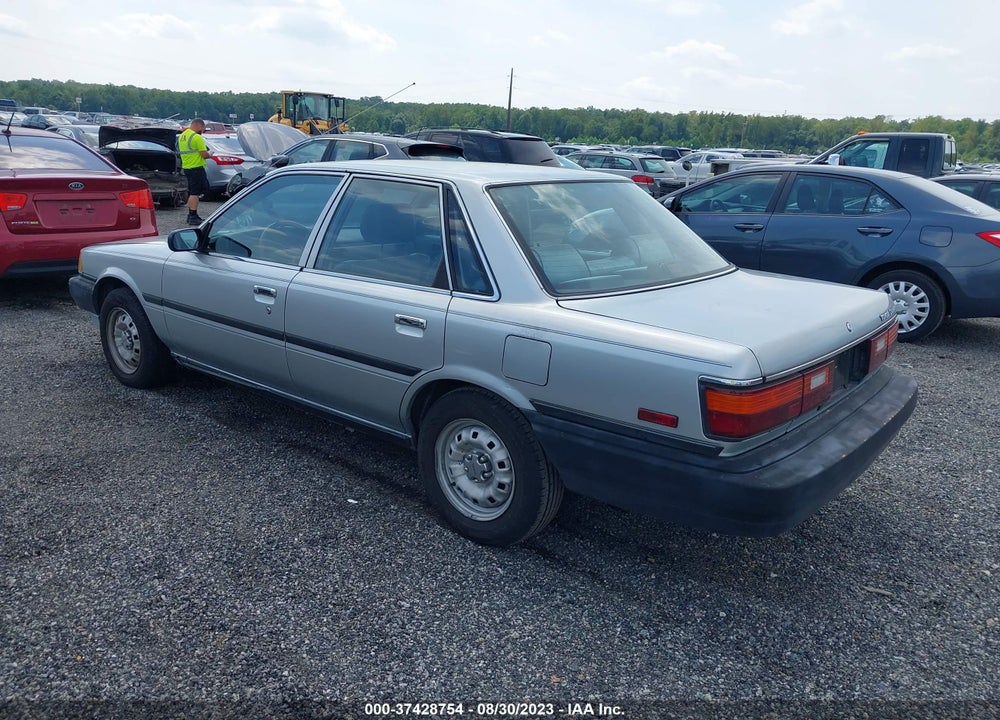 1989 TOYOTA CAMRY VIN: 4T1SV24E2KU108073