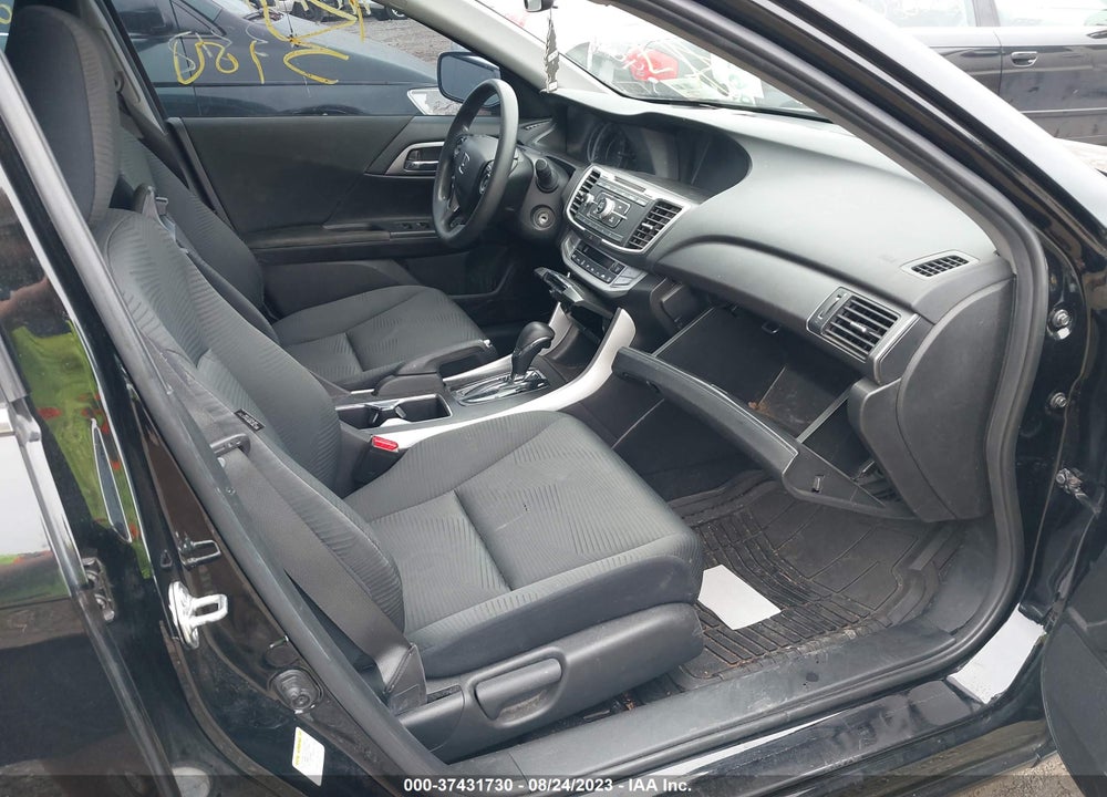 2015 HONDA ACCORD LX VIN: 1HGCR2F38FA239588