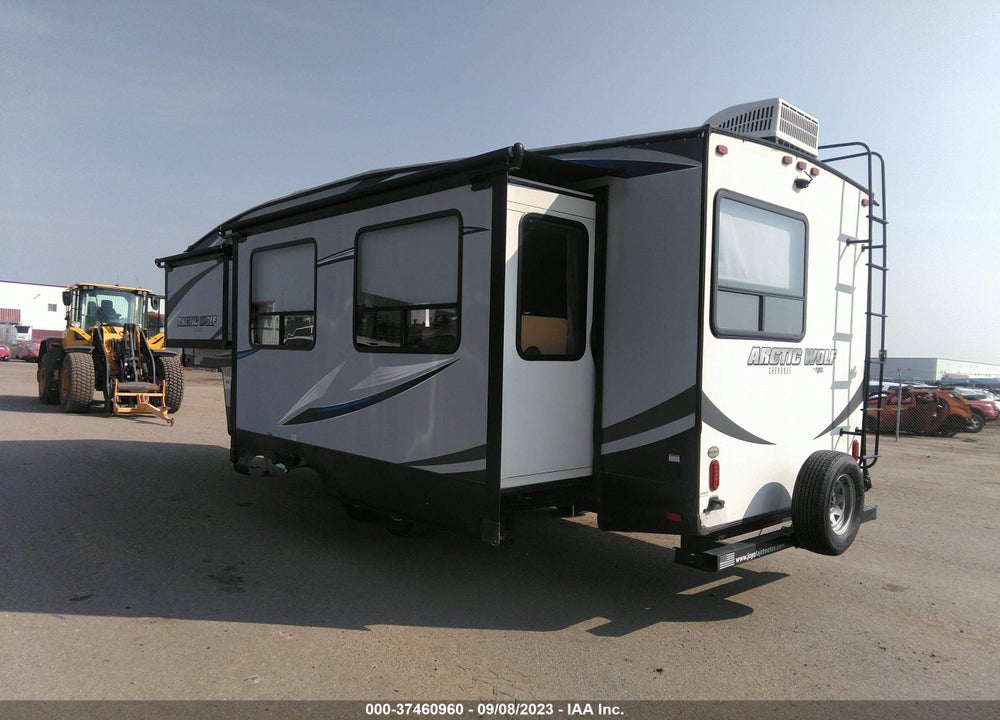 2018 FOREST RIVER ARCTIC WOLF VIN: 5ZT3CKRB1J2701316