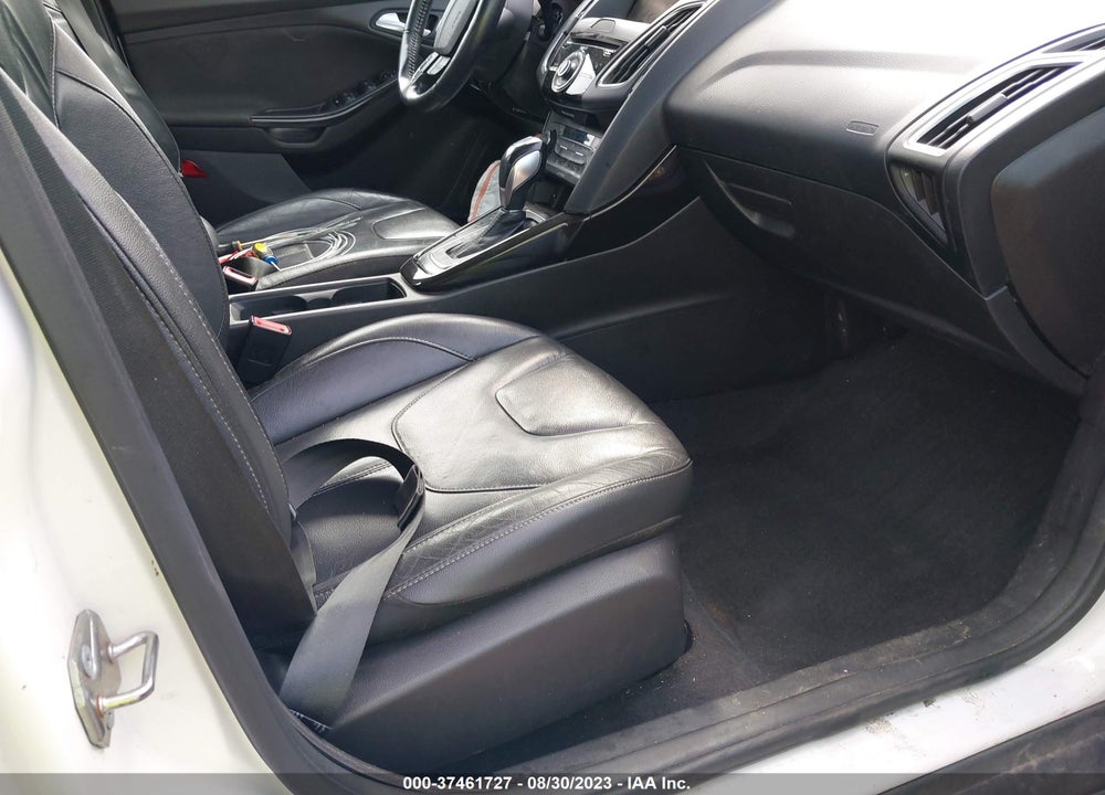2015 FORD FOCUS VIN: 1FADP3N22FL365477