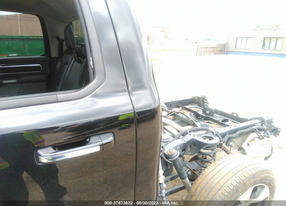 2022 RAM 1500 LAIE  4X4 5'7 BOX VIN: 1C6SRFJT8NN361844