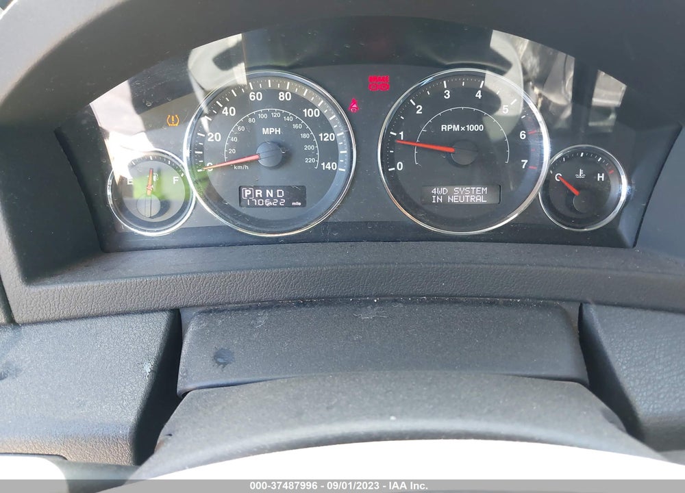 2008 JEEP GRAND CHEROKEE VIN: 1J8HR48N38C169240