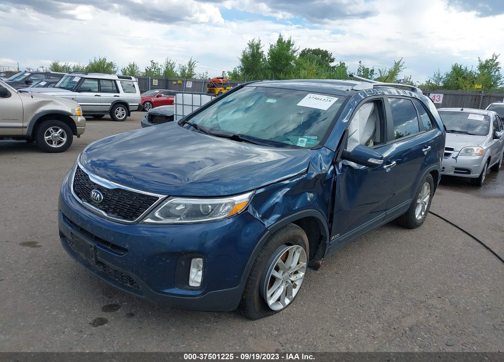 2014 KIA SORENTO LX VIN: 5XYKTCA62EG535577