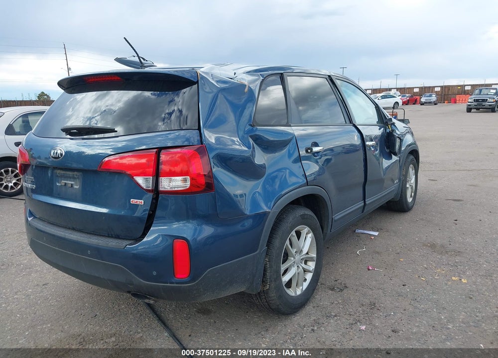 2014 KIA SORENTO LX VIN: 5XYKTCA62EG535577