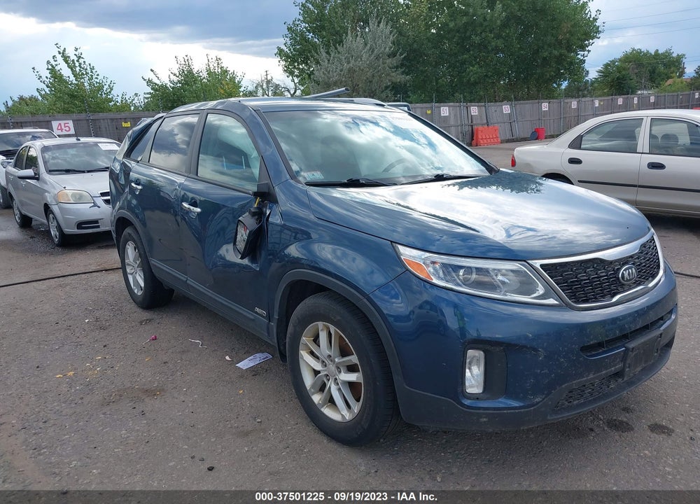 2014 KIA SORENTO LX VIN: 5XYKTCA62EG535577