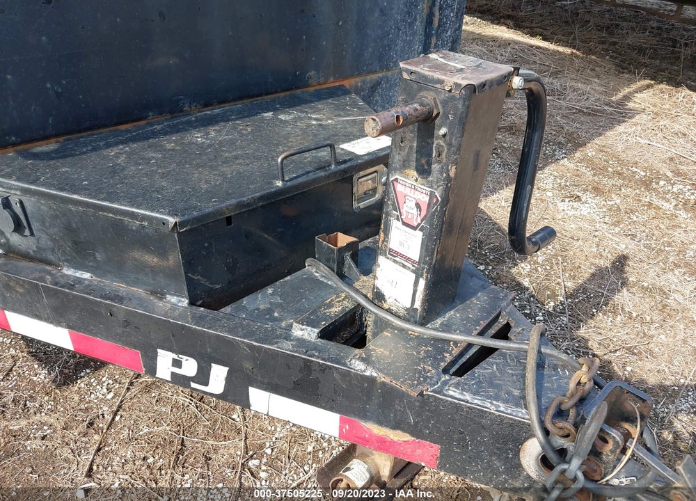 2015 PJ TRAILERS TRAILER VIN: 4P5D71428F3015518
