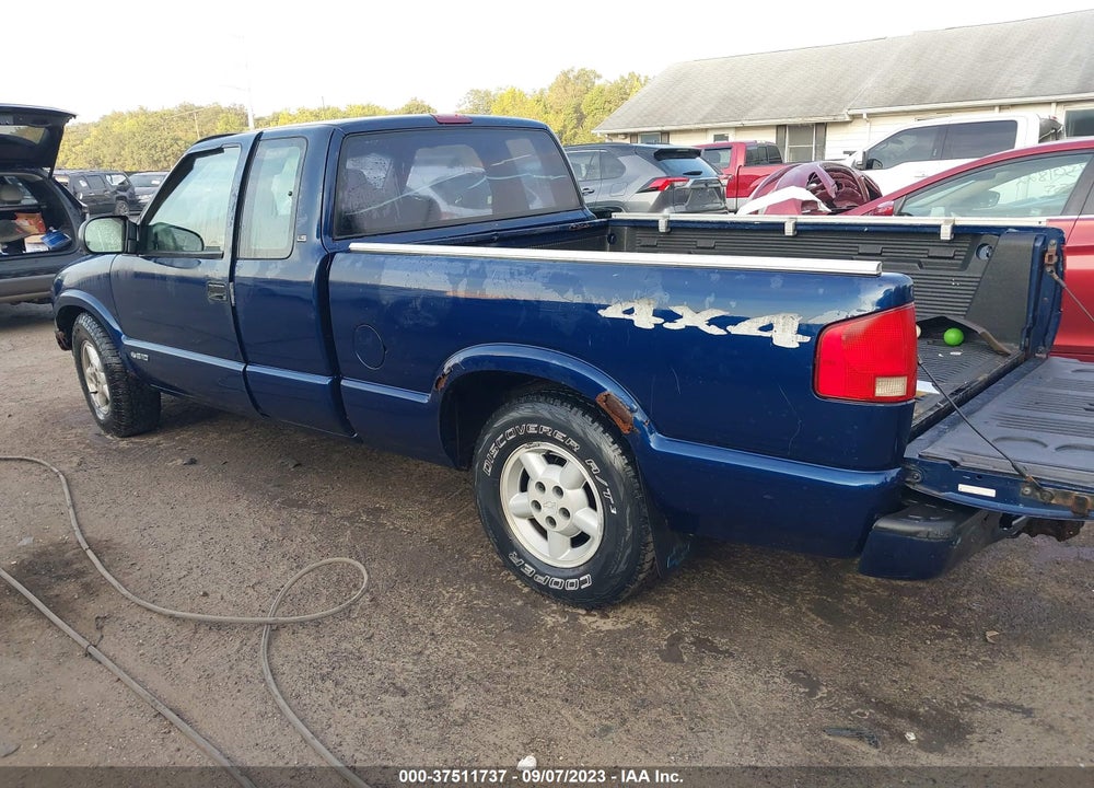 2003 CHEVROLET S-10 VIN: 1GCDT19X838210866
