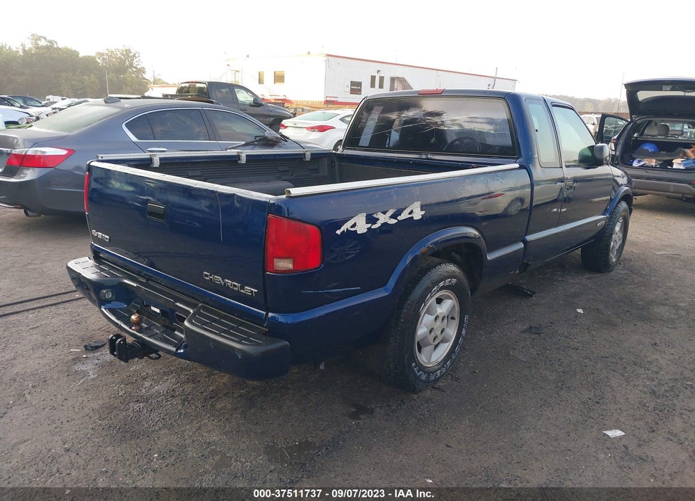 2003 CHEVROLET S-10 VIN: 1GCDT19X838210866