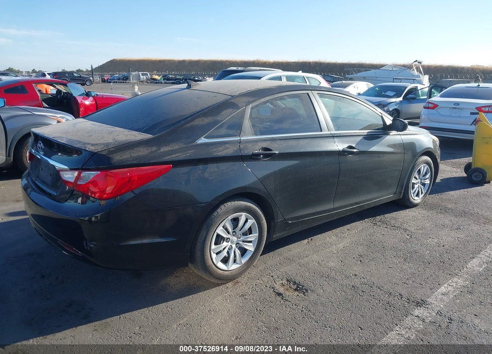 2013 HYUNDAI SONATA GLS VIN: 5NPEB4AC2DH572972