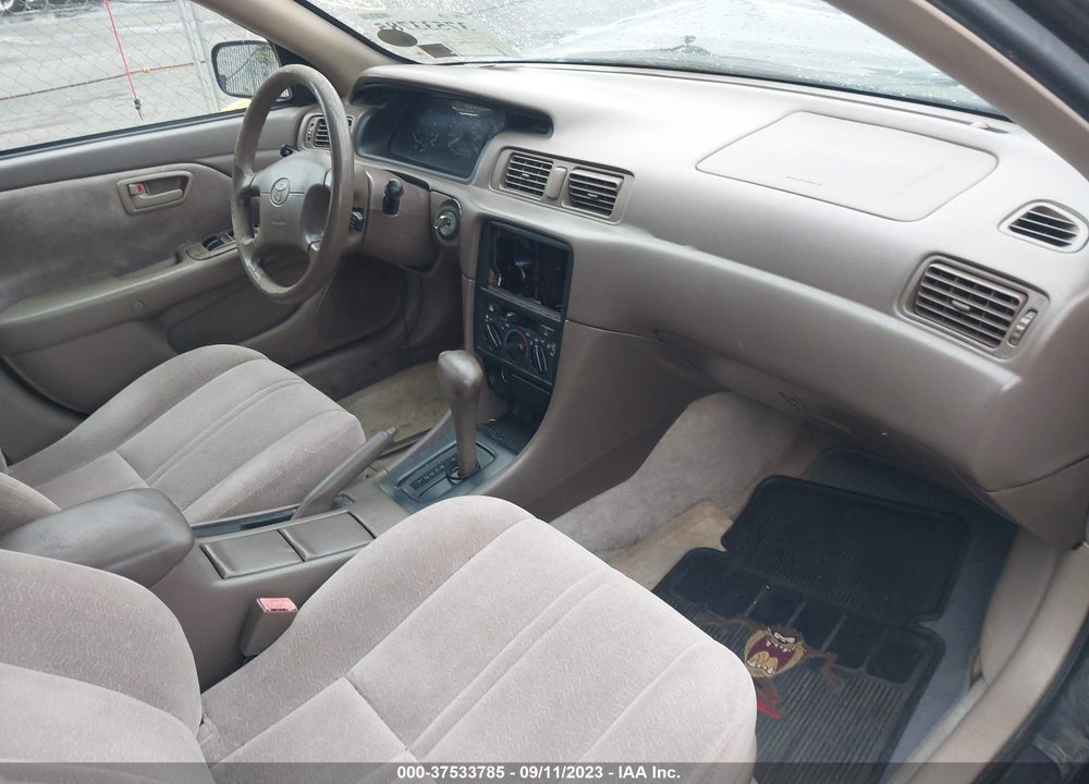 1999 TOYOTA CAMRY LE VIN: 4T1BG22K8XU491849