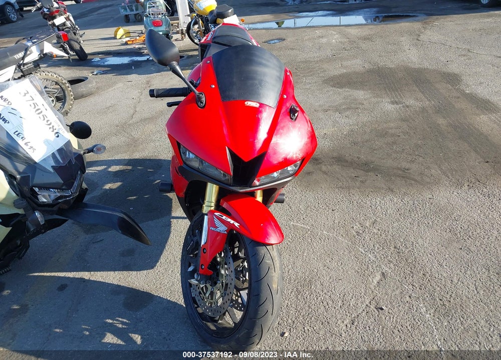 2017 HONDA CBR600 RR VIN: JH2PC40J9HK300360