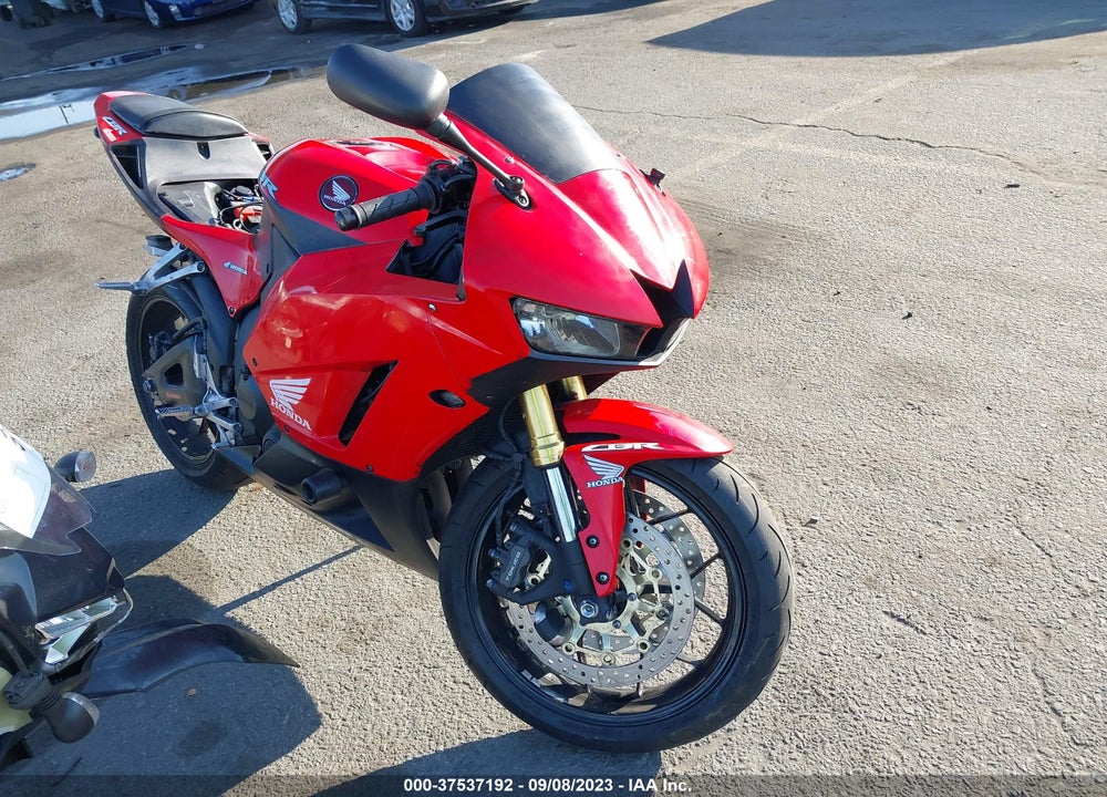 2017 HONDA CBR600 RR VIN: JH2PC40J9HK300360