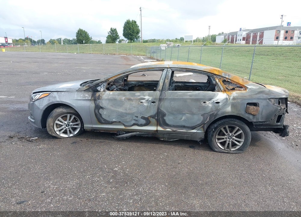 2015 HYUNDAI SONATA SE VIN: 5NPE24AF8FH152470