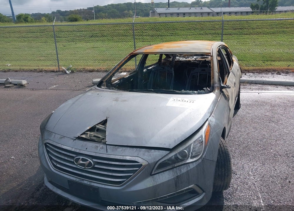 2015 HYUNDAI SONATA SE VIN: 5NPE24AF8FH152470