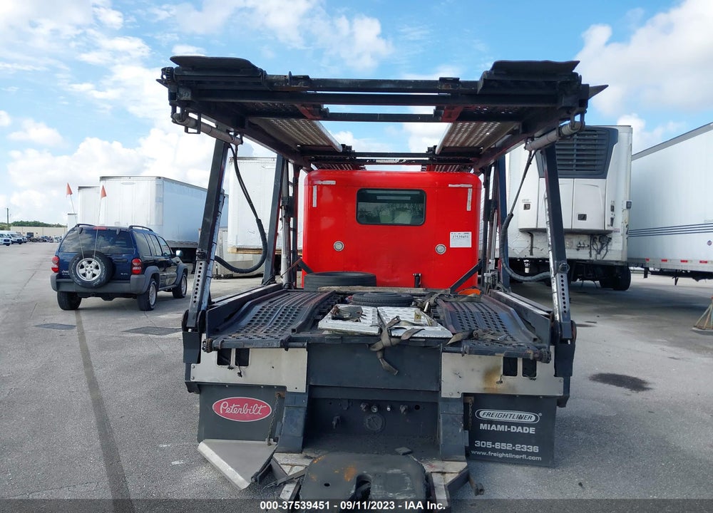 2003 PETERBILT 379 VIN: 1NP5DB9X83D802842