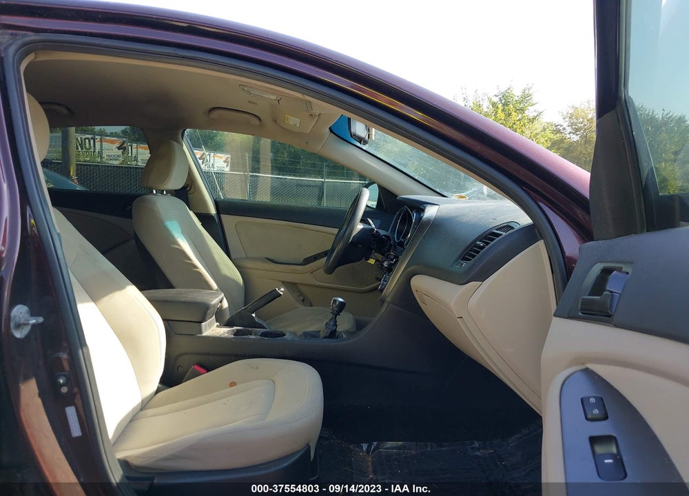 2011 KIA OPTIMA LX VIN: KNAGM4A75B5067654