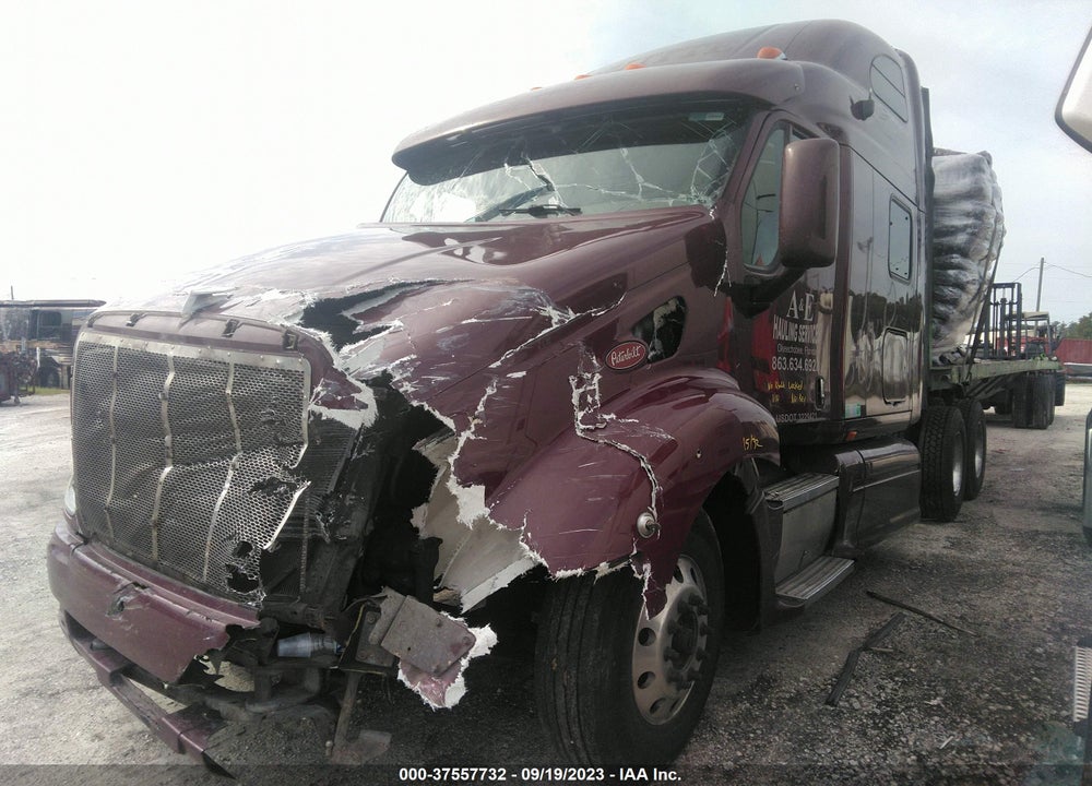 2010 PETERBILT 387 VIN: 1XP7D49X1AD772185