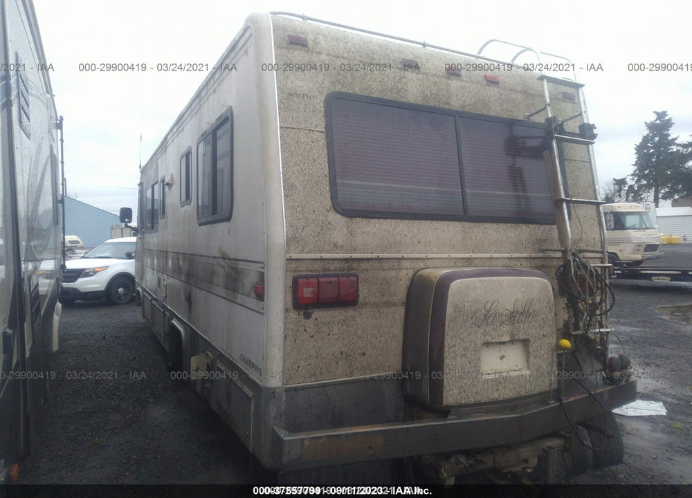 1988 CHEVROLET P30 VIN: 1GBJP37W4J3322480