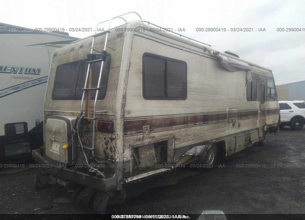 1988 CHEVROLET P30 VIN: 1GBJP37W4J3322480
