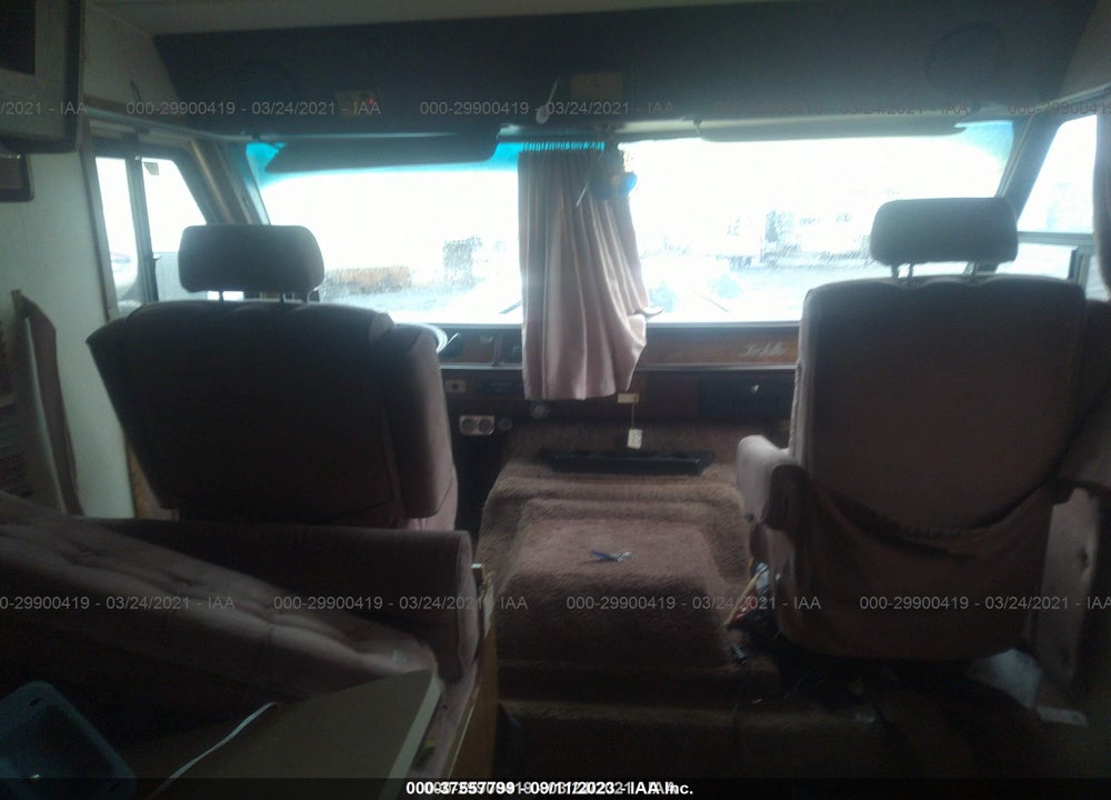 1988 CHEVROLET P30 VIN: 1GBJP37W4J3322480
