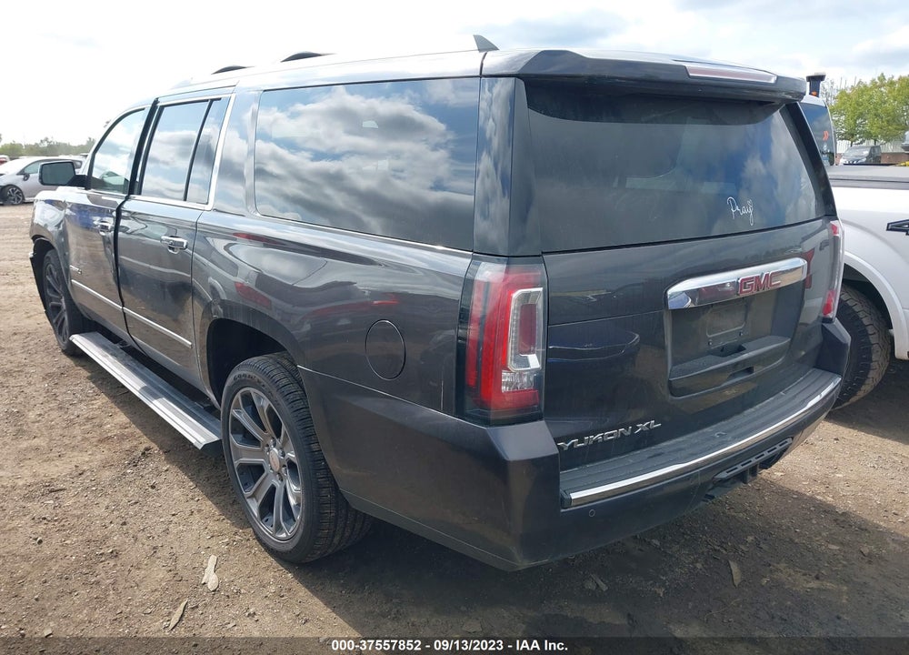 2017 GMC YUKON XL DENALI VIN: 1GKS2HKJ7HR199342