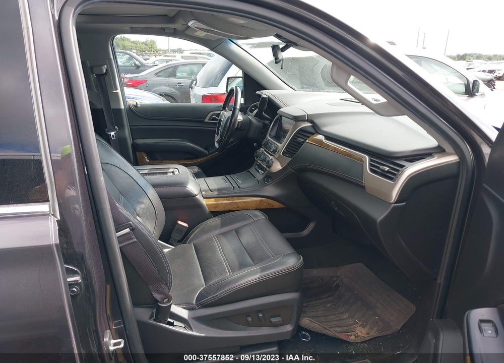 2017 GMC YUKON XL DENALI VIN: 1GKS2HKJ7HR199342