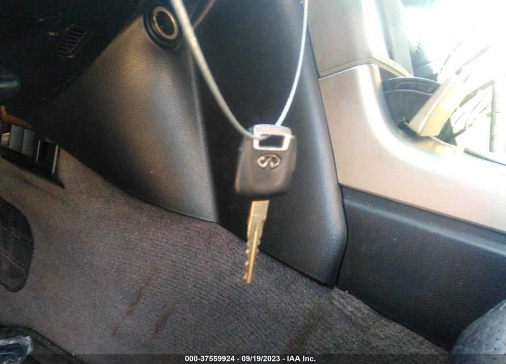 2004 INFINITI G35 VIN: JNKCV54E04M301088