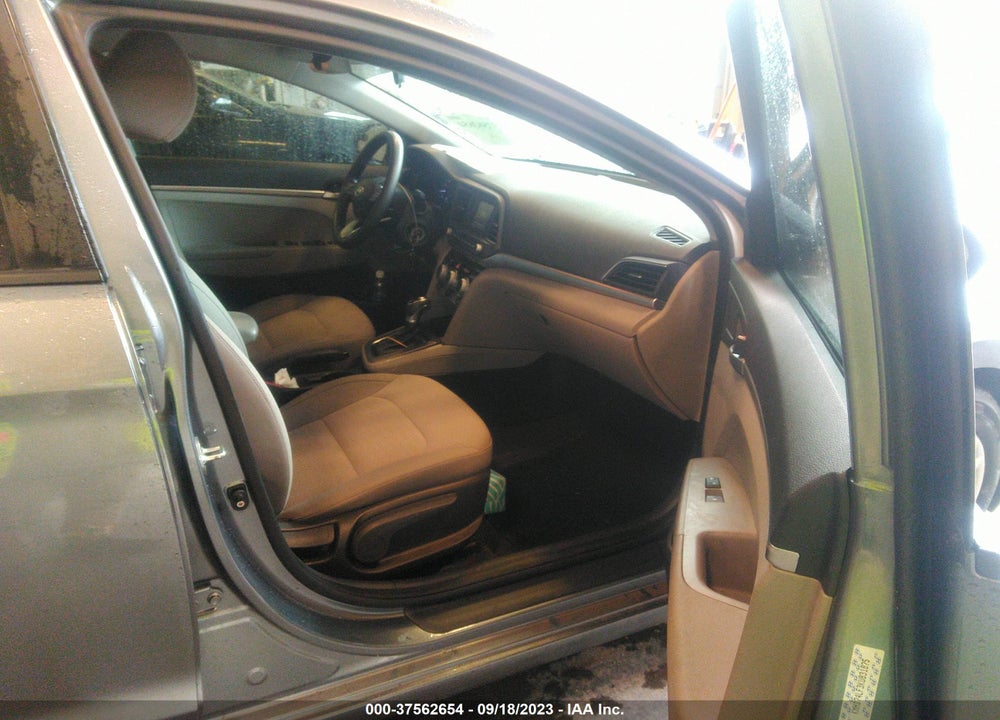 2019 HYUNDAI ELANTRA SE VIN: KMHD74LF3KU831875