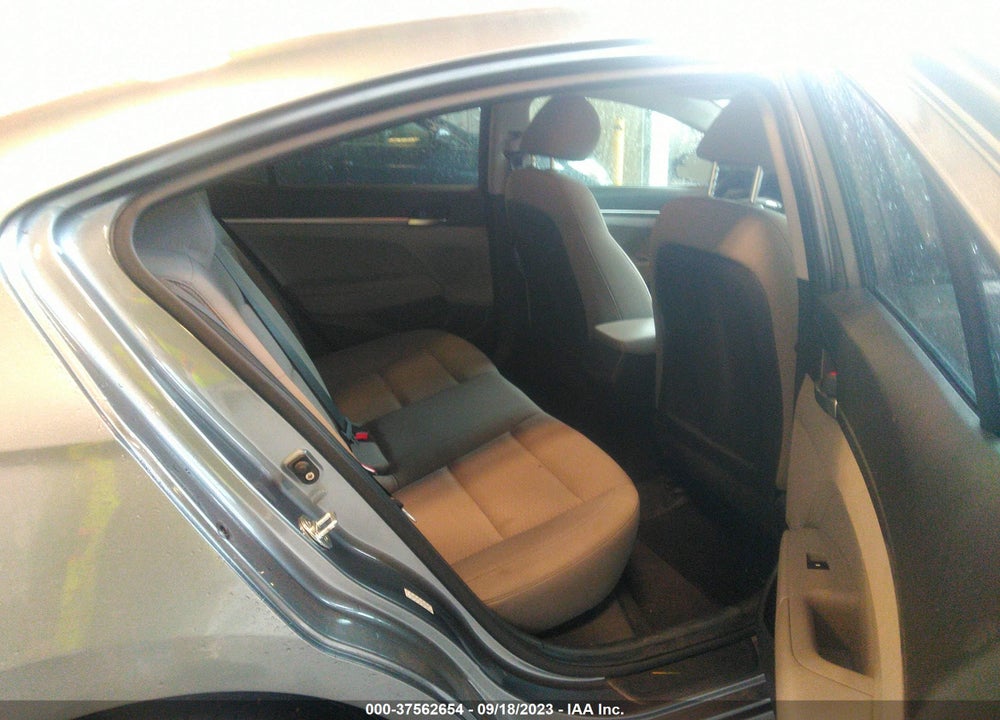 2019 HYUNDAI ELANTRA SE VIN: KMHD74LF3KU831875