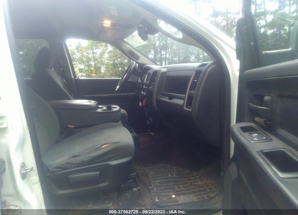 2014 RAM 2500 TRADESMAN VIN: 3C6UR5HL6EG189606