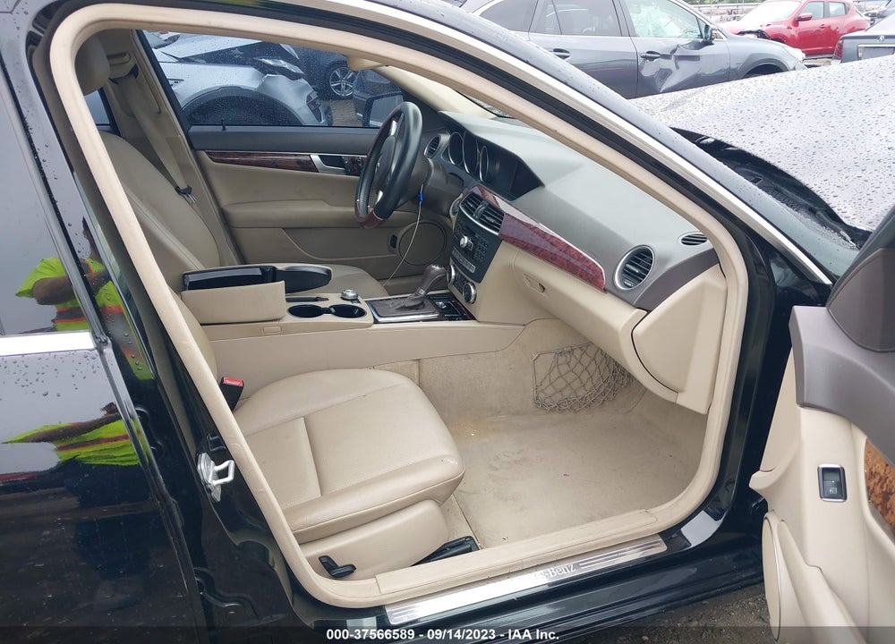 2012 MERCEDES-BENZ C CLASS VIN: WDDGF4HB3CR193213