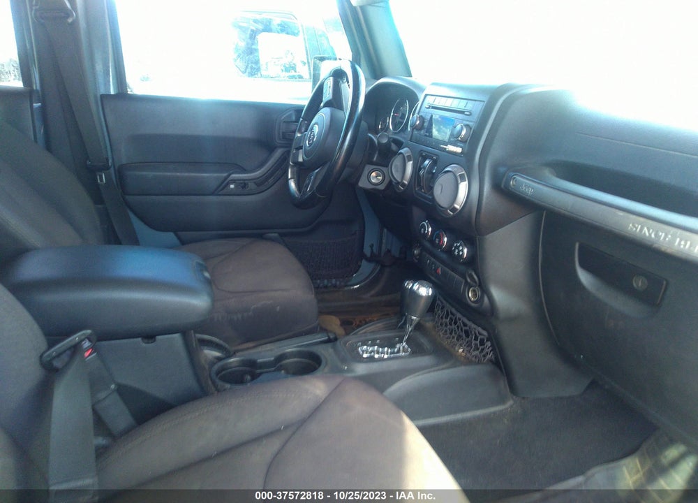 2015 JEEP WRANGLER UNLIMITED SPORT VIN: 1C4BJWDG6FL520551