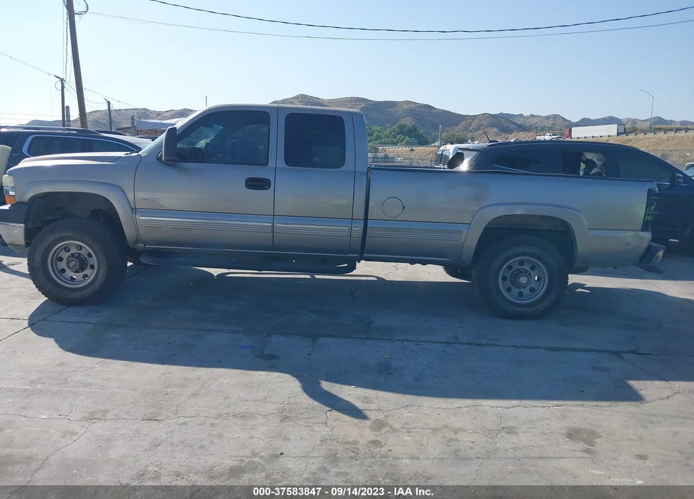 2002 CHEVROLET SILVERADO 2500HD LS VIN: 1GCHC29192E266043