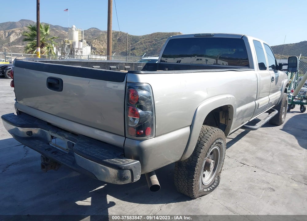 2002 CHEVROLET SILVERADO 2500HD LS VIN: 1GCHC29192E266043